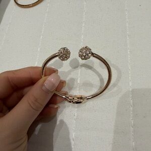 Elegant Gold Bracelet with Crystal Accents